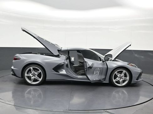 Used 2025 Chevrolet Corvette Stingray Coupe w/ 1LT RWD image 32