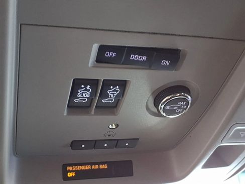 Used 2019 Chevrolet Tahoe Premier image 25