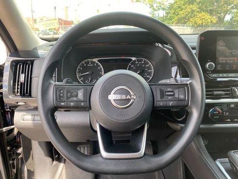 Used 2022 Nissan Pathfinder S image 15