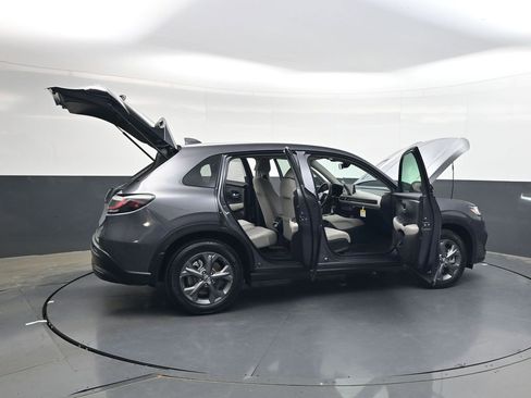 New 2026 Honda HR-V LX image 32
