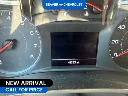 Used 2023 Chevrolet Traverse LS FWD image 10