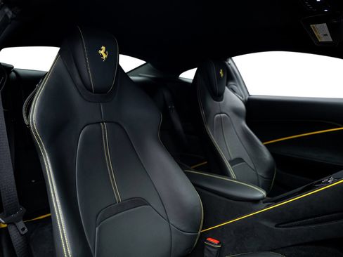 Used 2022 Ferrari Roma RWD image 35