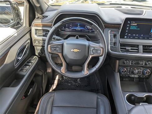 Used 2023 Chevrolet Suburban High Country w/ Advanced Technology Package image 18