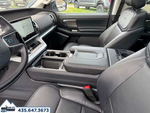 Used 2025 Ford Expedition Max Platinum AWD/4WD image 24
