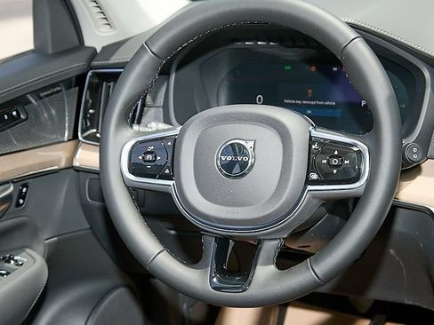 New 2026 Volvo XC90 T8 Plus w/ Protection Package Premier AWD/4WD image 27