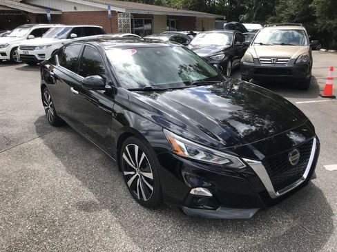 Used 2020 Nissan Altima 2.0 Platinum image 2