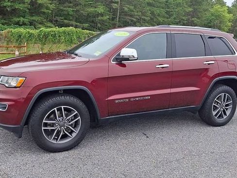 Used 2019 Jeep Grand Cherokee Limited AWD/4WD image 4