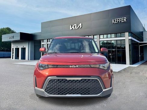 Certified 2023 Kia Soul LX FWD image 3