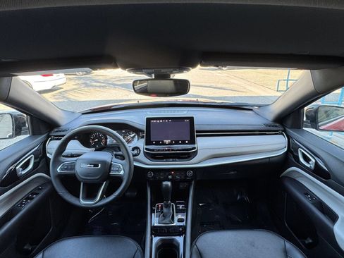 Used 2025 Jeep Compass Limited AWD/4WD image 33