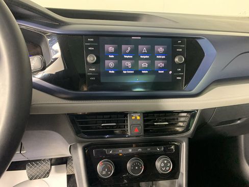 Used 2023 Volkswagen Taos SE w/ Panoramic Sunroof Package FWD image 25