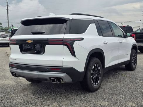 Used 2025 Chevrolet Traverse LT w/ LPO, Floor Liner Package FWD image 5