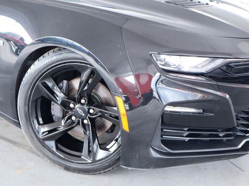 Used 2020 Chevrolet Camaro SS RWD image 4