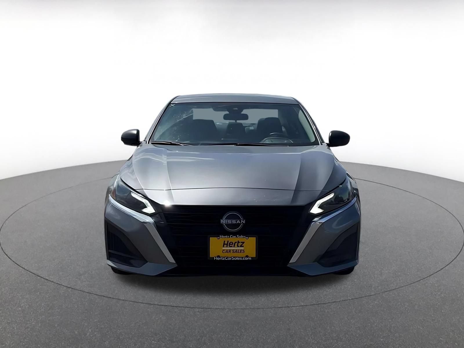 Used 2025 Nissan Altima 2.5 SV FWD image 3