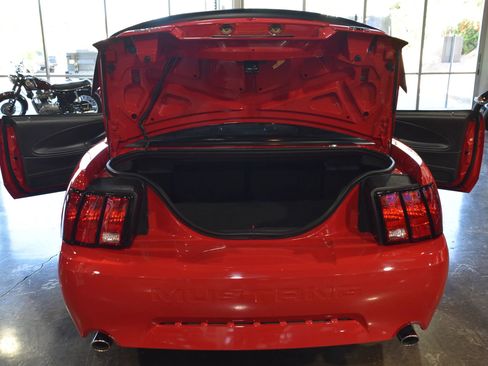 Used 2004 Ford Mustang Mach 1 RWD image 15