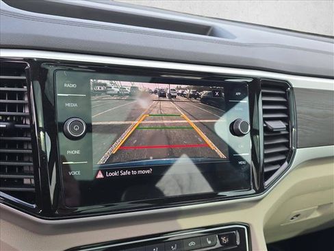 Used 2023 Volkswagen Atlas SE w/ Panoramic Sunroof Package image 12