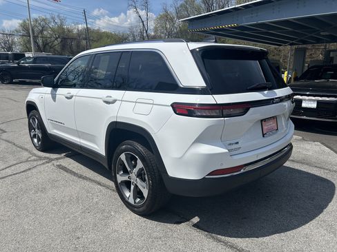 Certified 2022 Jeep Grand Cherokee Limited 4xe w/ Luxury Tech Group II image 6