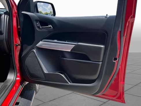Used 2021 Chevrolet Colorado LT w/ LT Convenience Package RWD image 22