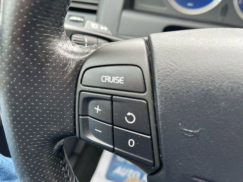 Used 2010 Volvo XC60 T6 R-Design image 14