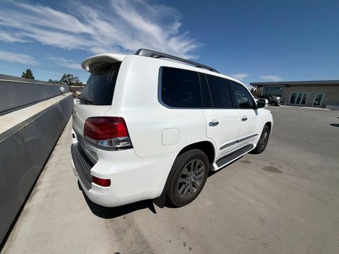 Used 2015 Lexus LX 570 4WD image 4
