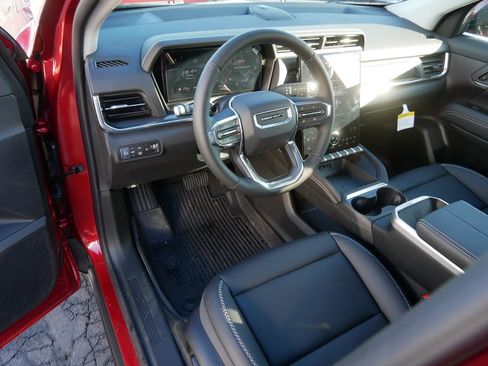 New 2026 GMC Terrain Denali w/ LPO, Floor Liner Package image 7