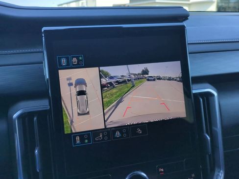 Used 2025 GMC Acadia Elevation image 28