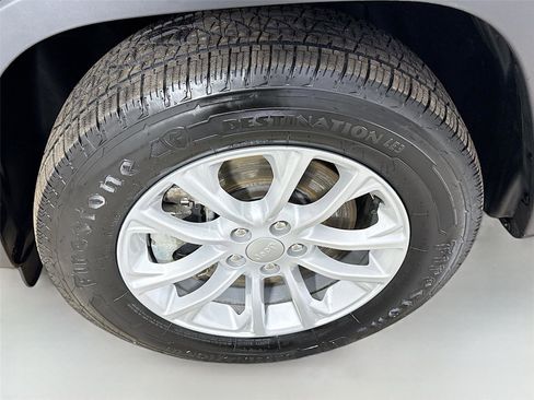 Used 2022 Jeep Cherokee Latitude Lux image 29