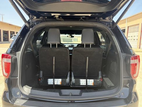 Used 2018 Ford Explorer XLT w/ Equipment Group 202A FWD image 26