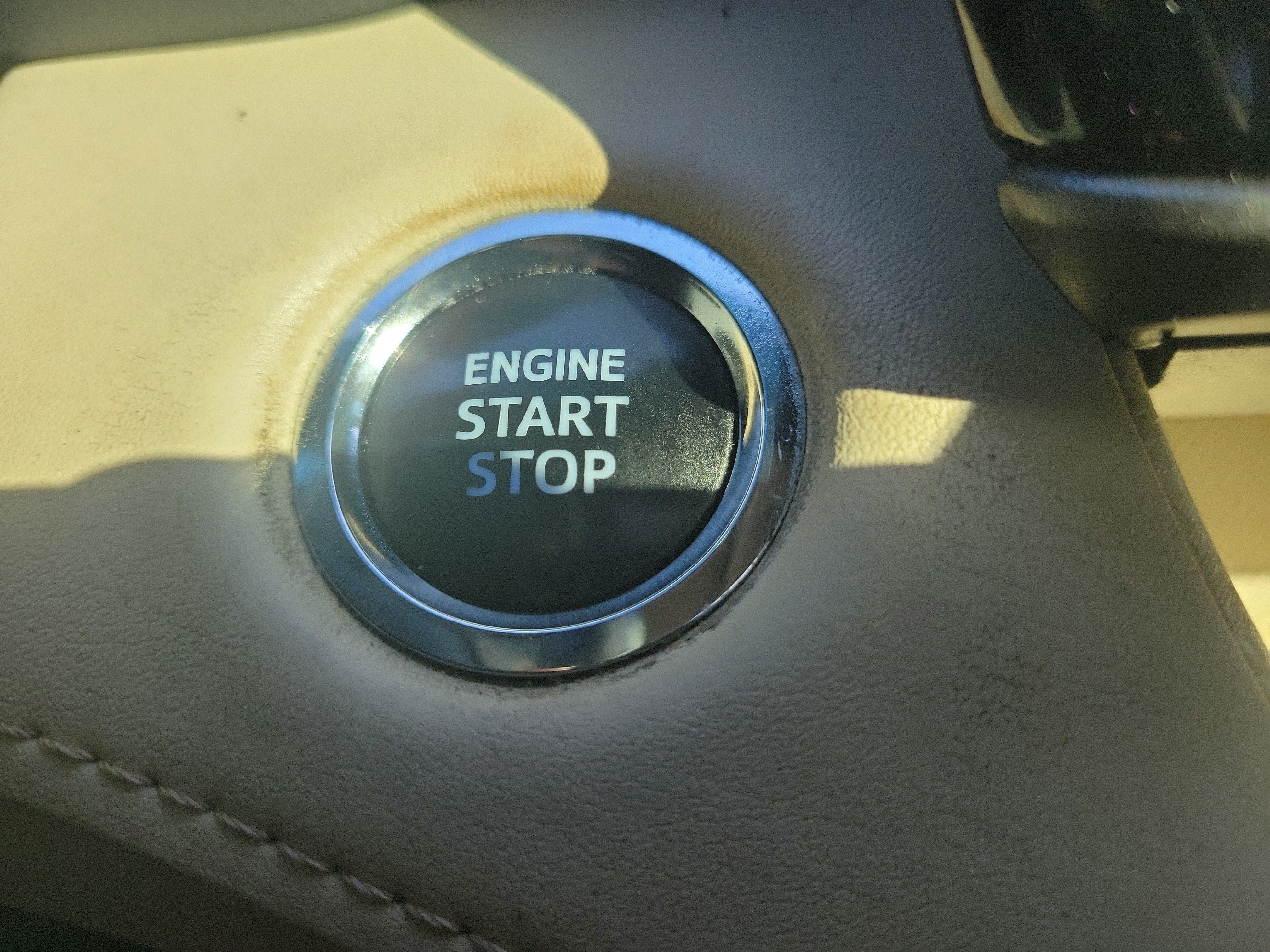 Used 2022 Toyota Highlander XLE FWD image 33