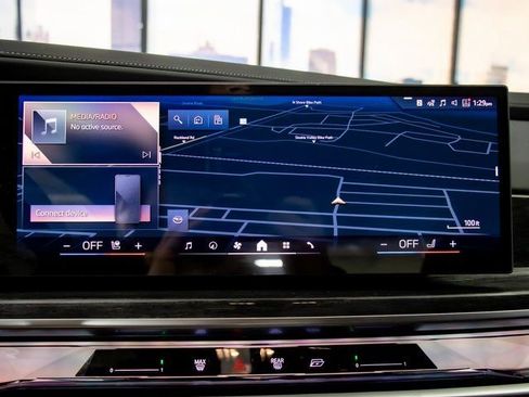 Used 2026 BMW 740i xDrive w/ Premium Package image 18