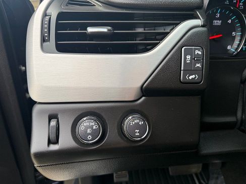 Used 2018 GMC Yukon XL SLT image 11