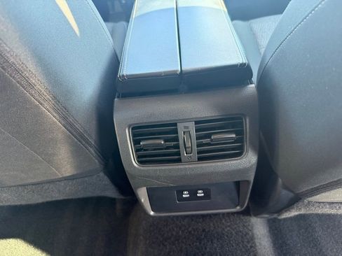 Used 2025 Nissan Rogue SV image 17