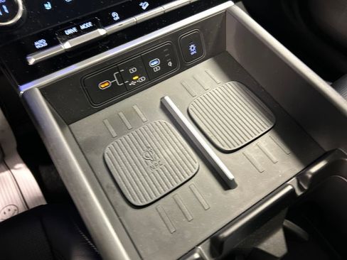 Used 2024 Hyundai Santa Fe Limited image 18