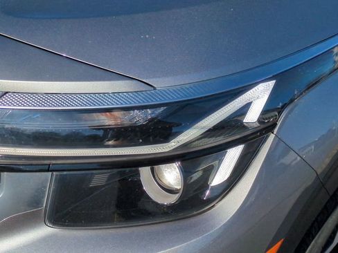 Used 2024 Kia Seltos EX image 9