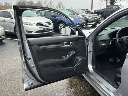 Used 2023 Honda Civic Sport image 11