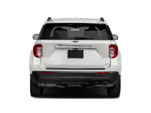 Used 2022 Ford Explorer XLT w/ Equipment Group 202A AWD/4WD image 8