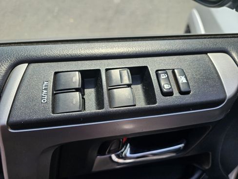 Used 2016 Toyota 4Runner SR5 AWD/4WD image 13