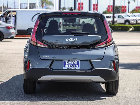 Used 2025 Kia Soul LX FWD image 8