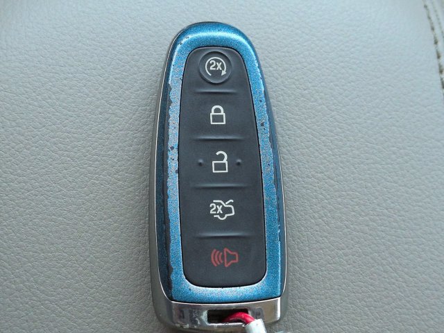 Used 2018 Ford C-MAX Titanium FWD image 29