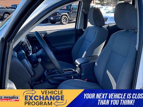 Used 2019 Toyota Tacoma SR w/ SR Convenience Package image 19