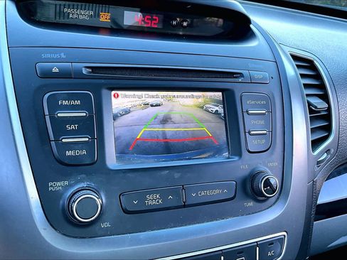 Used 2014 Kia Sorento LX image 27