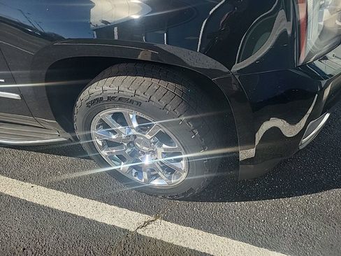 Used 2018 GMC Yukon XL SLT w/ Open Road Package image 5