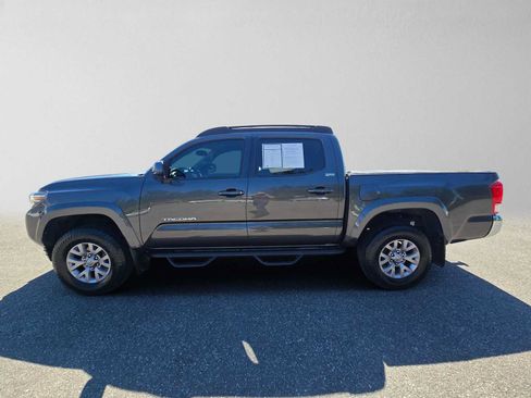 Certified 2017 Toyota Tacoma SR5 w/ Tow Package AWD/4WD image 6