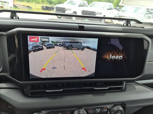 New 2026 Jeep Wrangler Unlimited Sahara AWD/4WD image 24