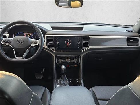 Used 2021 Volkswagen Atlas Cross Sport SEL image 17