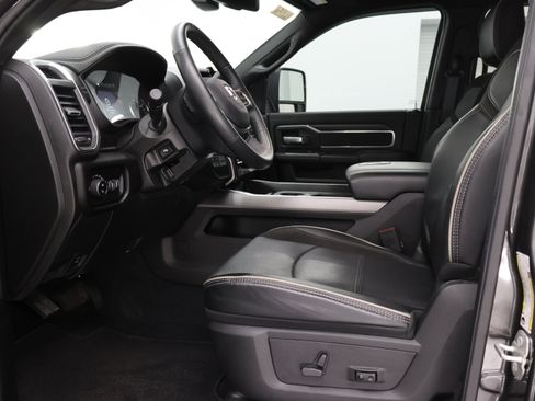 Used 2024 RAM 2500 Laramie w/ Night Edition AWD/4WD image 8