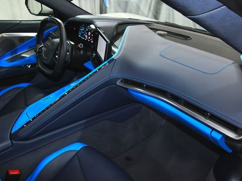 Used 2023 Chevrolet Corvette Stingray Premium Cpe w/ Body-Color Dual Roof Package RWD image 54