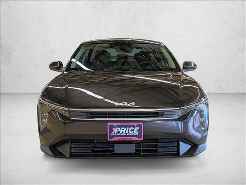 Used 2025 Kia K4 FWD image 2