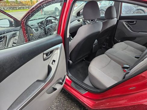 Used 2016 Hyundai Elantra SE image 11