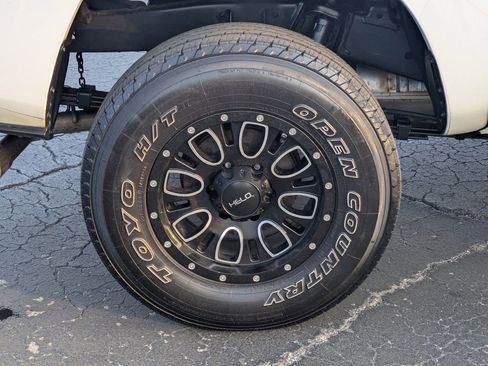 Used 2020 Toyota Tacoma SR w/ SR Convenience Package image 11