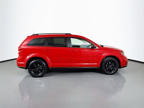Used 2019 Dodge Journey SE w/ Premium Group image 16